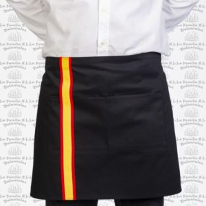 Delantal de cintura negro con bandera de España creado por Delantales La Familia